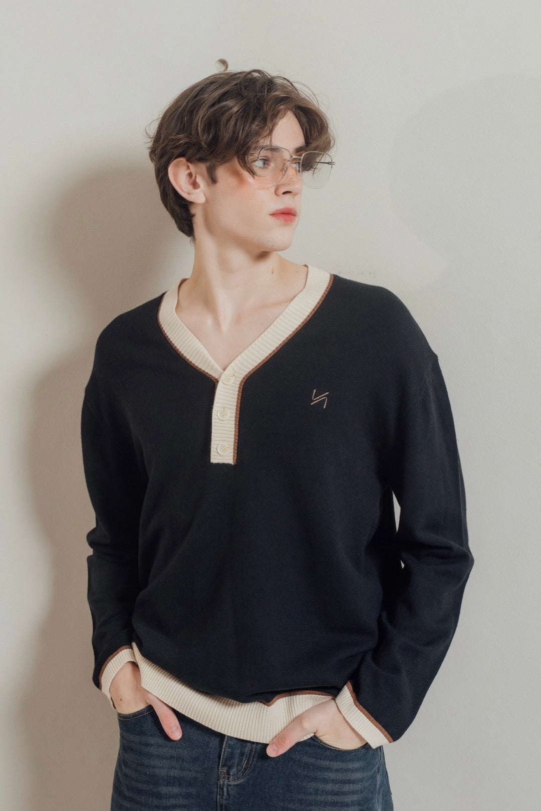 KINS | V-NECK SWEATER KN118