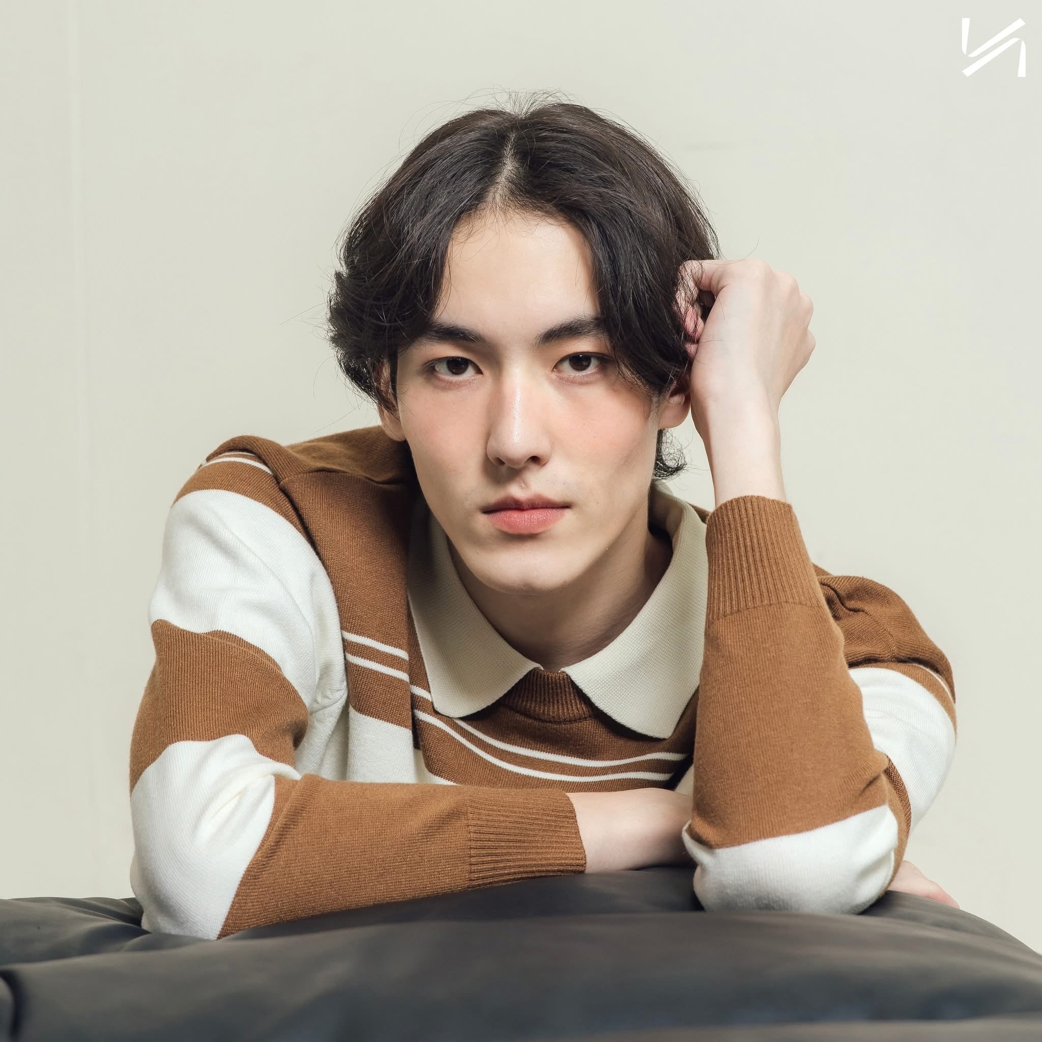 KINS | SWEATER KN121