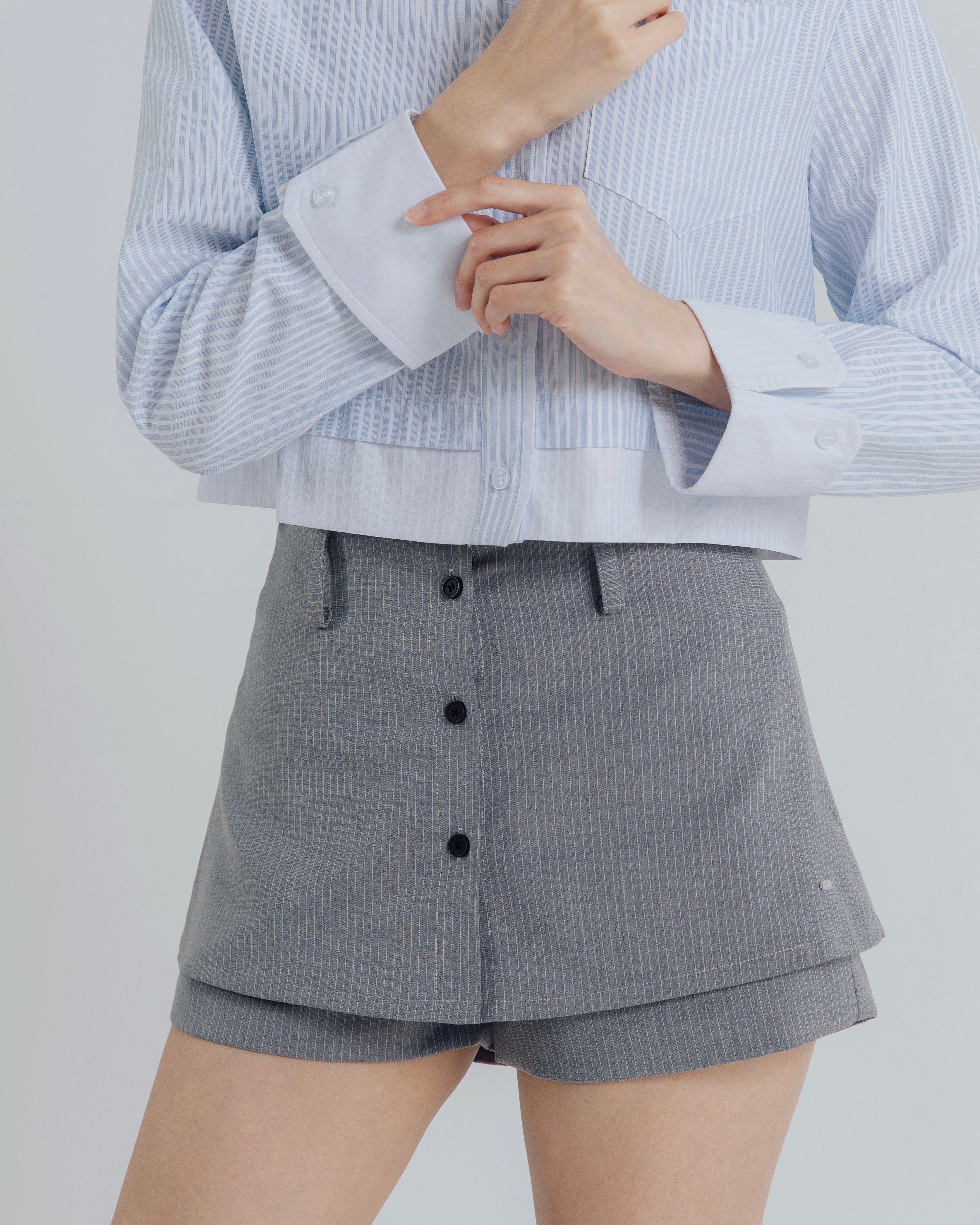 KINS 19 STUDIO | LAYERED PINSTRIPE SKORT [K016]
