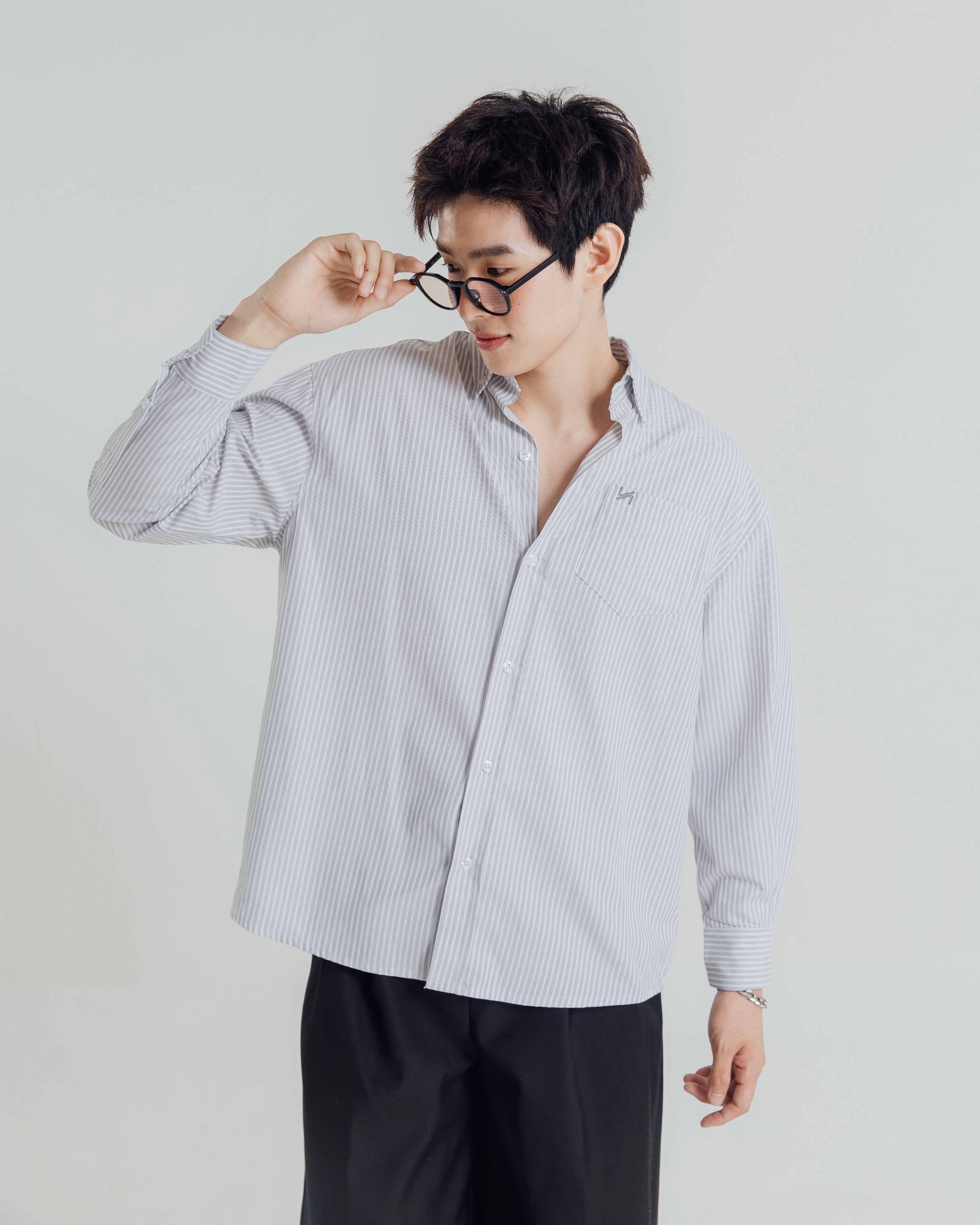 KINS 19 STUDIO |  CLASSIC STRIPED OVERSIZE  SHIRT [KN138]