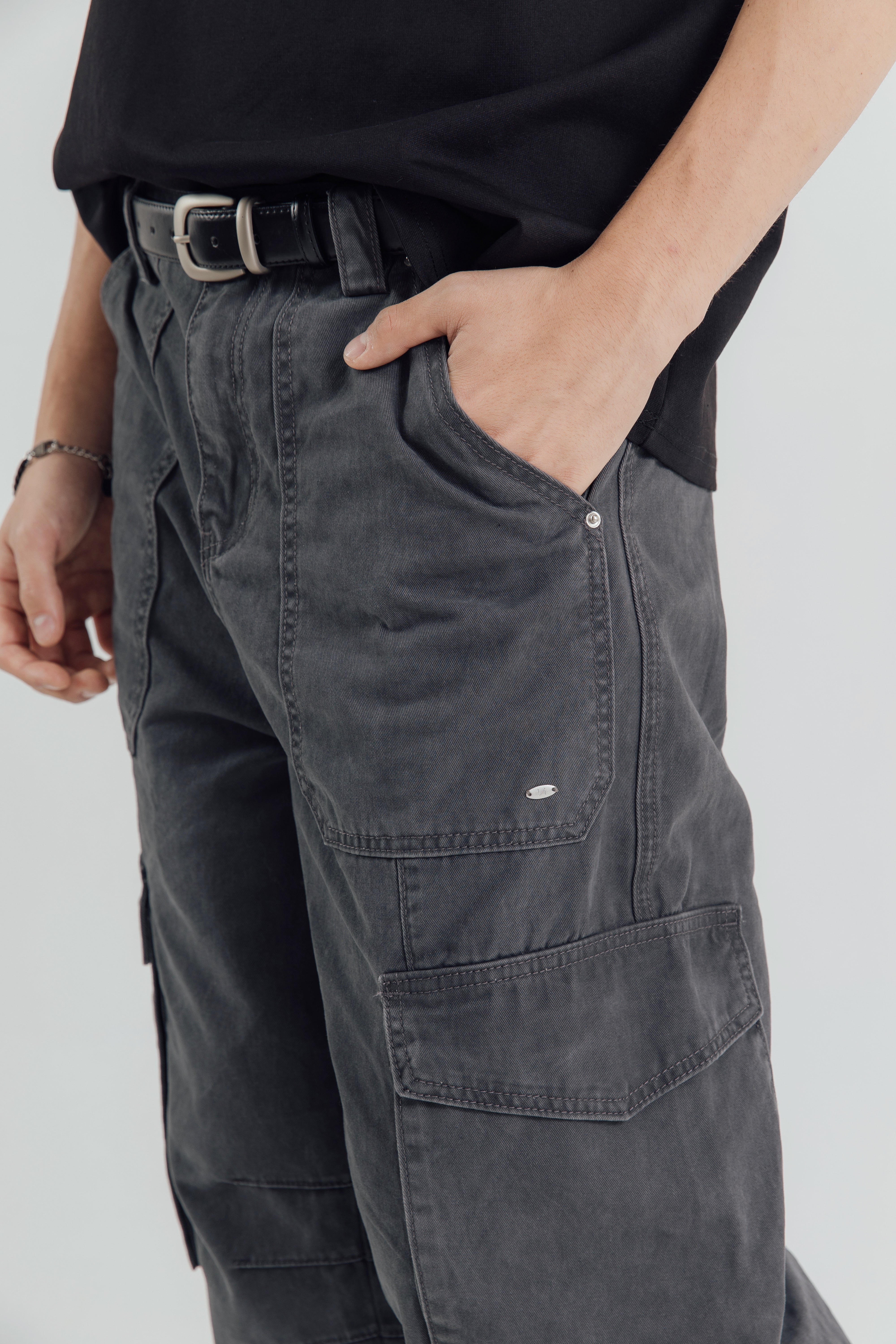 KINS 19 STUDIO |  LOOSE-FIT CARGO PANTS  [F117]