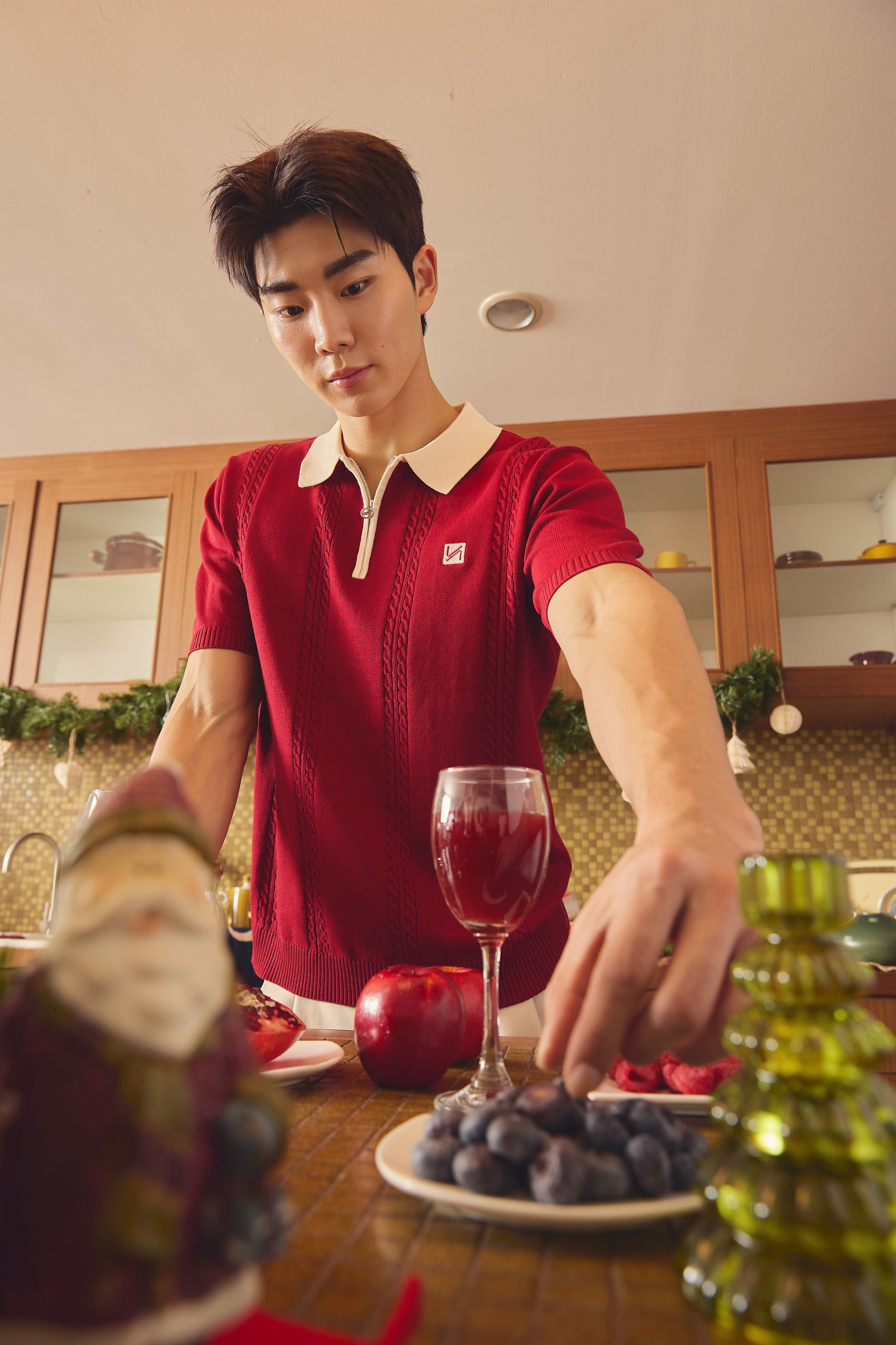 เสื้อโปโลไหมพรมซิป KINS - Festive Glow Edition [KN142]