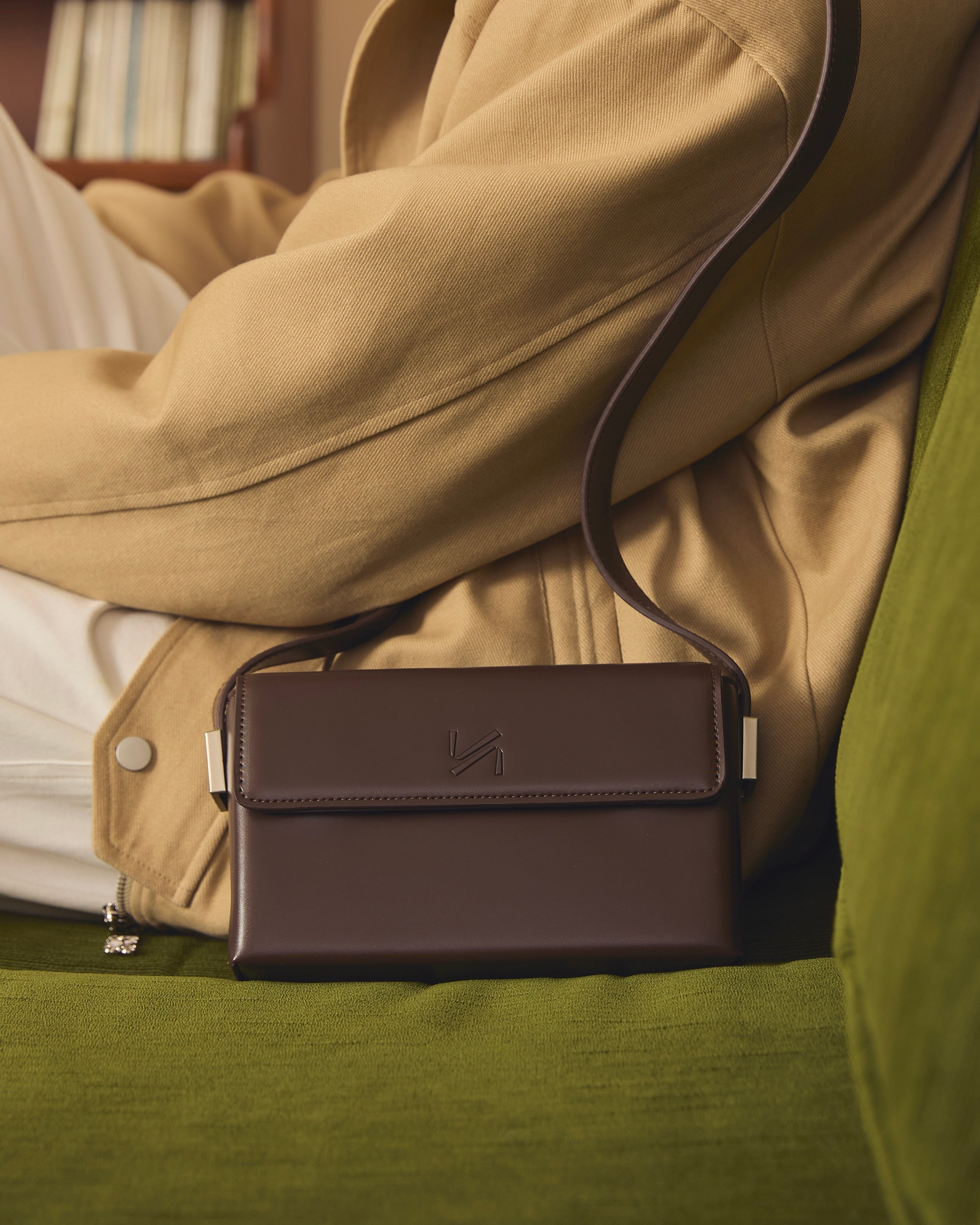 KINS After Glow Structured Box Bag [KPB02]